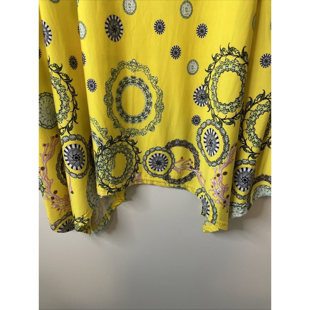 White‎ Mark Women's Large Yellow Medallion Print Pocket Tunic Top Sharkbite Hem - Picture 5 of 12